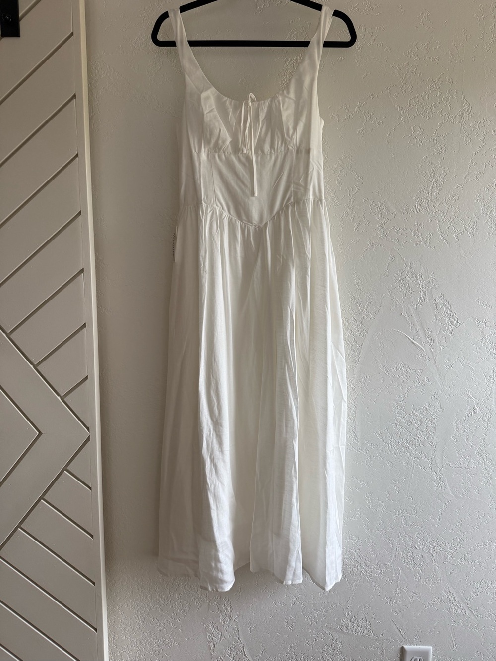 Sleeveless White Maxi Dress with Sweetheart Bodice